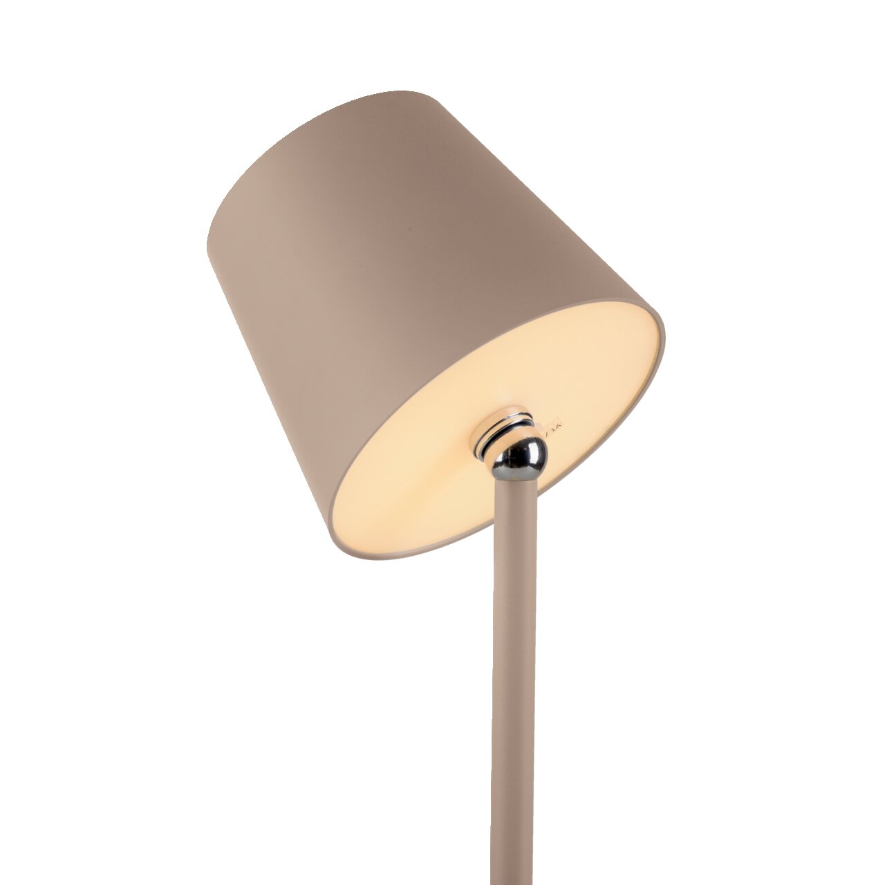 Nahaufnahme einer Akku-Tischleuchte BOTERIA mit einem schlichten, modernen Design in Beige, seitliche Perspektive.