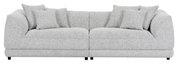 Frontale Ansicht eines großen, grauen Sofas mit mehreren Kissen.