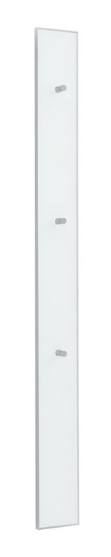 Weiße Garderobenleiste mit drei Haken, seitliche Perspektive