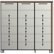 Vorderansicht eines XL-Schuhschranks mit drei Türen und modernem Design.