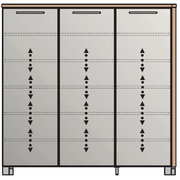 Vorderansicht eines XL-Schuhschranks mit drei Türen und modernem Design.