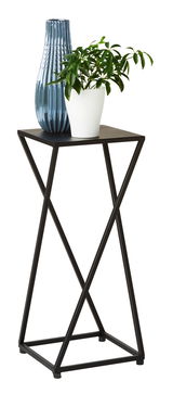 Moderner Beistelltisch mit schwarzem Metallgestell und quadratischer Platte, darauf eine blaue Vase und ein weißer Blumentopf, seitliche Perspektive