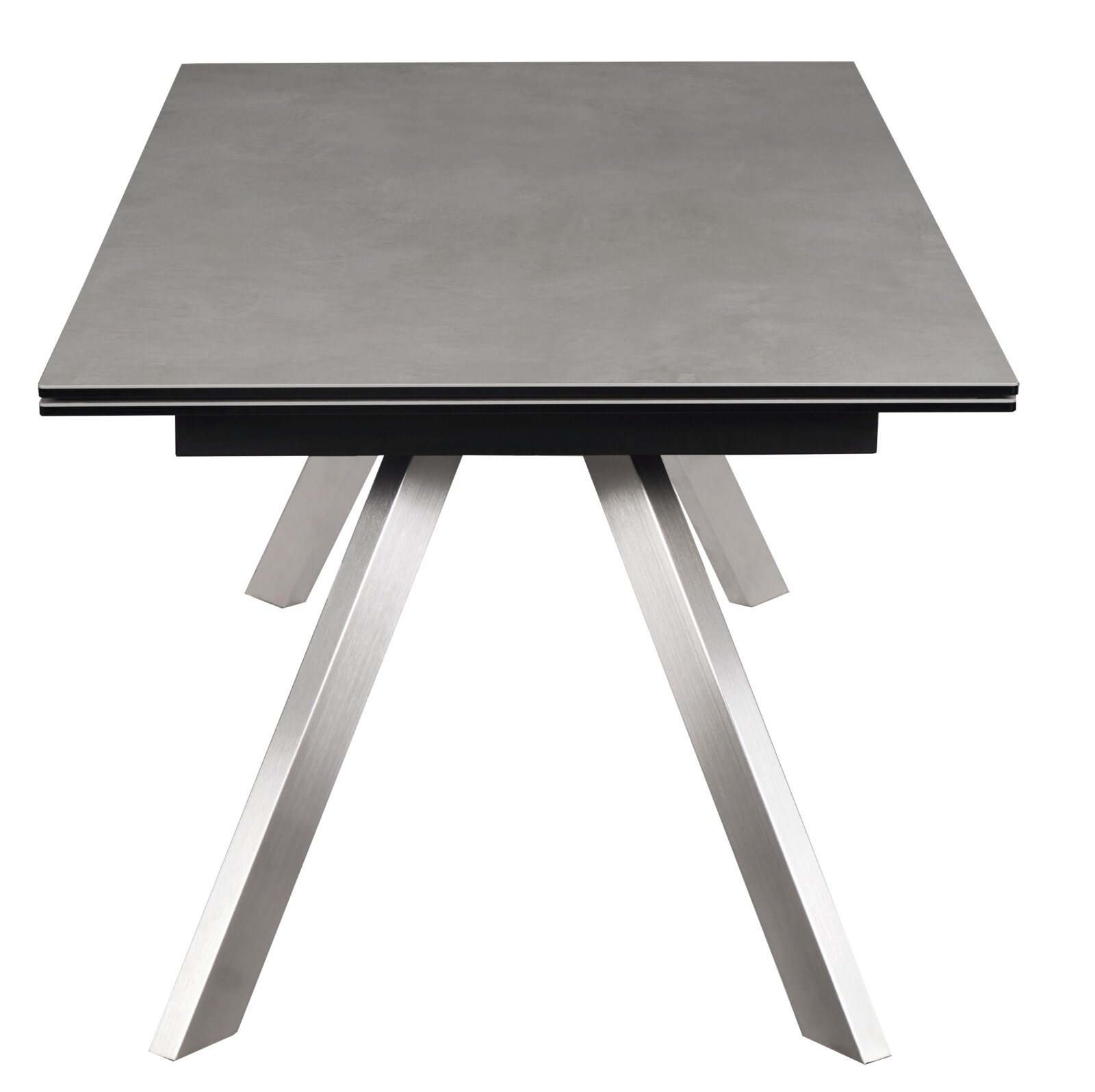 Moderne eettafel met rechthoekig grijs tafelblad en schuine metalen poten, vooraanzicht