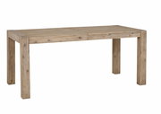 Holzesstisch in rechteckiger Form, aus hellem Holz mit natürlicher Maserung, seitliche Perspektive