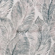 Close-up van een stofpatroon met een abstract bladmotief in wit en grijs.