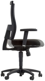 Seitliche Ansicht eines schwarzen Drehstuhls mit Armlehnen und verstellbarer Rückenlehne.