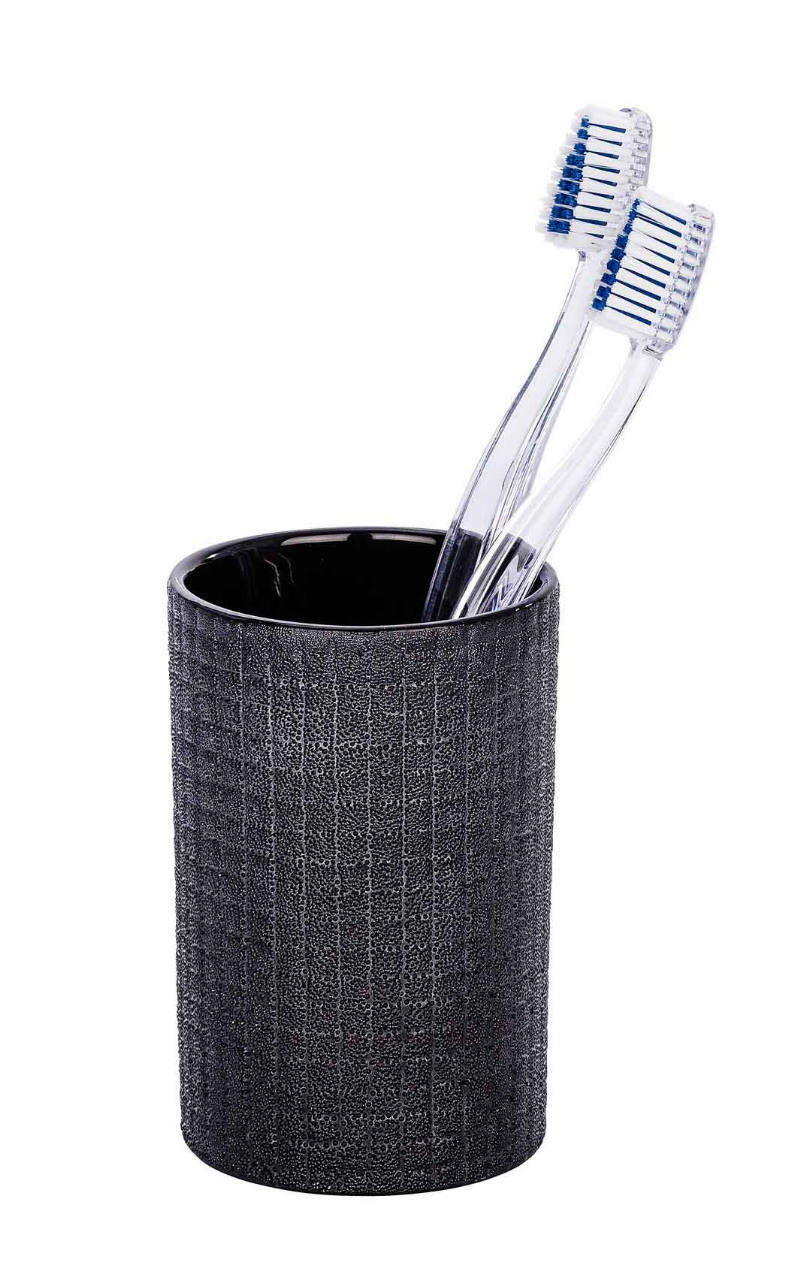 Schwarzer Keramik Zahnputzbecher mit zwei transparenten Zahnbürsten, seitliche Perspektive