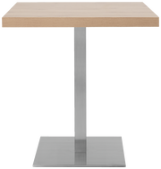 Moderner Esstisch mit quadratischer Holzplatte und Metallfuß, Frontalansicht