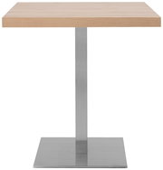 Moderner Esstisch mit quadratischer Holzplatte und Metallfuß, Frontalansicht
