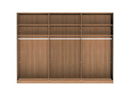 Schwebetürenschrank 3-türig CARDIFF aus Holz, frontale Ansicht, mit mehreren Fächern und Kleiderstangen.