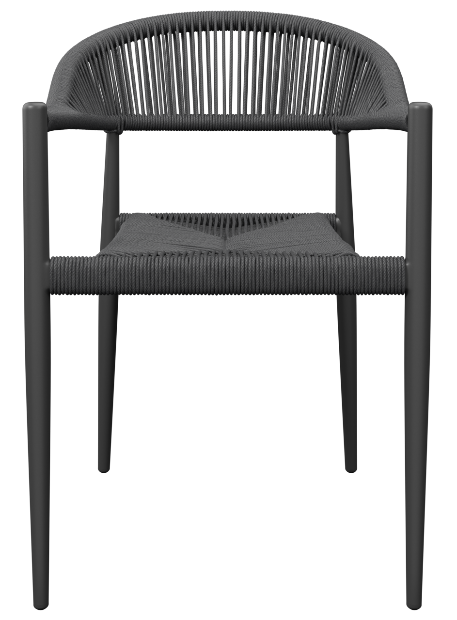 Vorderansicht eines modernen, schwarzen Stapelsessels mit geflochtenem Sitz und Rückenlehne.