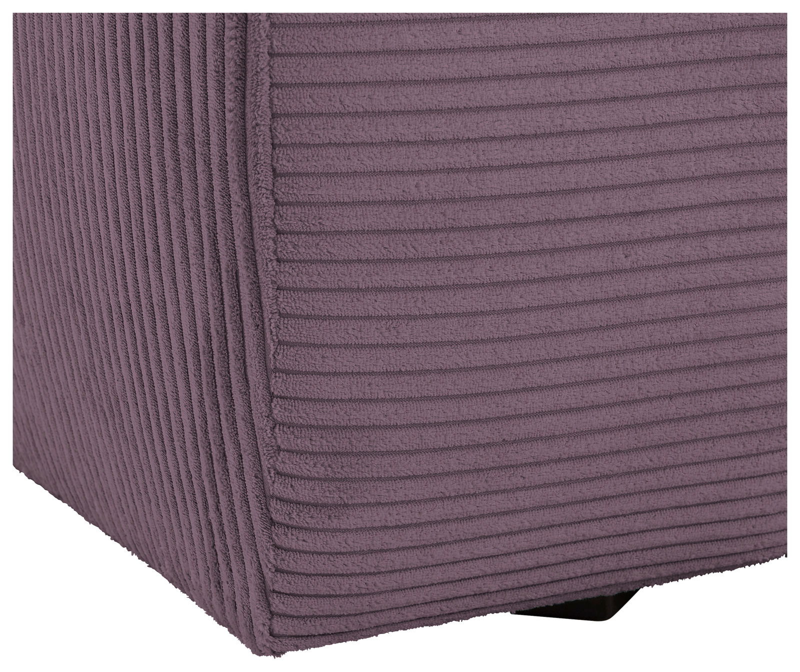 Z2 Big Sofa CASABLANCA Nahaufnahme einer Ecke eines Big-Sofas mit lila, geripptem Stoffbezug.