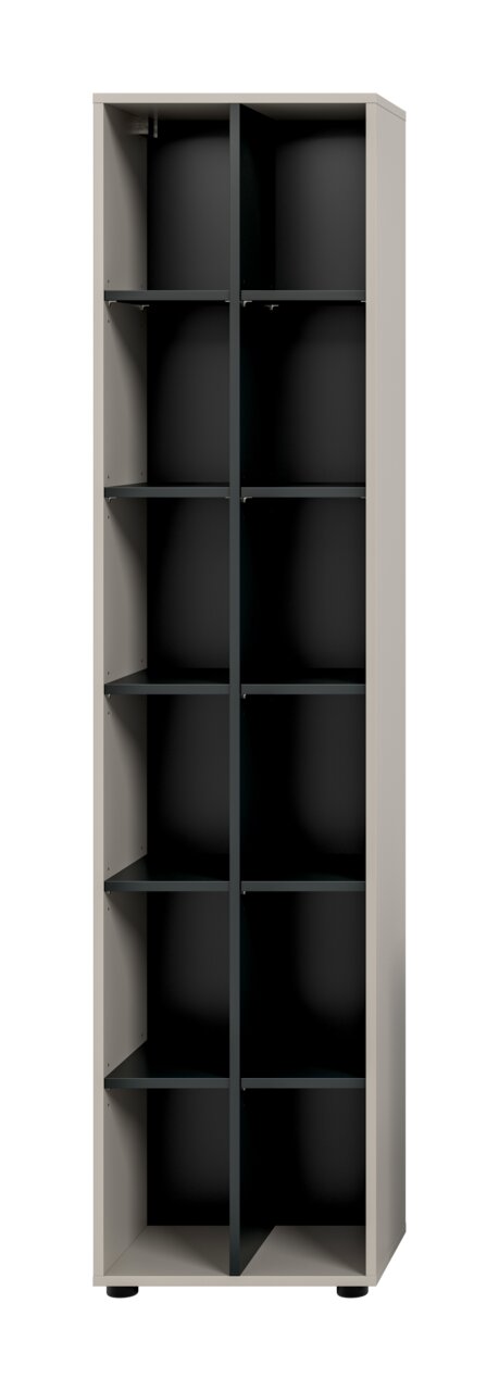 Hoher, offener Schrank mit grauem Korpus und dunklen Einlegeböden, innen durch eine Mittelwand in zwei Spalten unterteilt; Frontansicht.