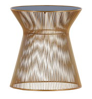 Moderner Beistelltisch aus goldenen Metallstreben mit runder Glasplatte, seitliche Perspektive