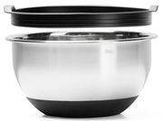 Rührschüssel aus Edelstahl mit schwarzem Deckel, seitliche Perspektive