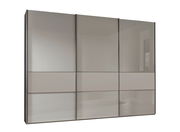 Moderner dreitüriger Schwebetürenschrank in grauem Design, Frontalansicht