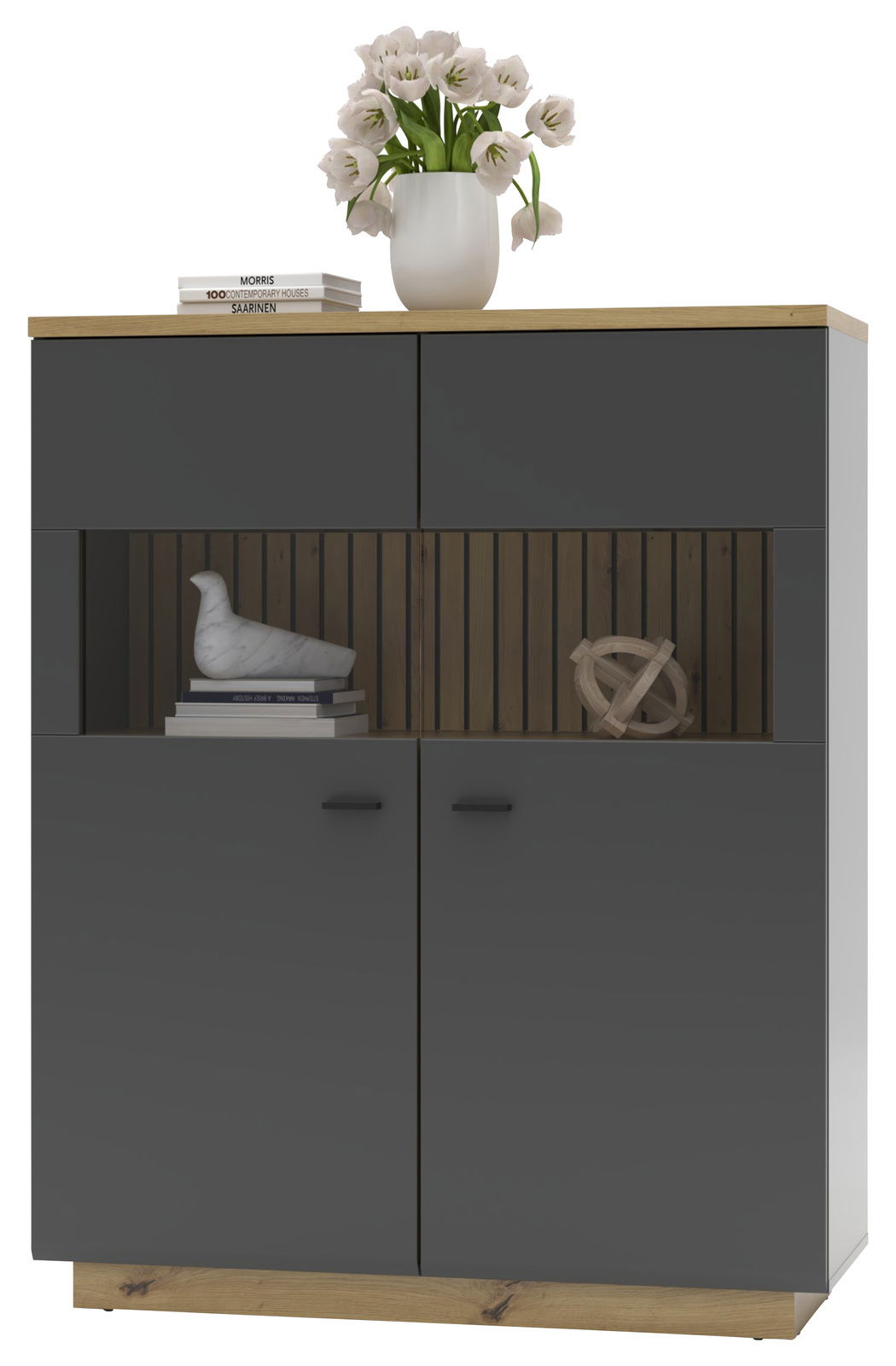 Modernes Highboard in dunklem Grau mit Holzdetails, dekoriert mit einer Vase voller Blumen und Büchern auf der Oberseite, aus frontaler Perspektive.