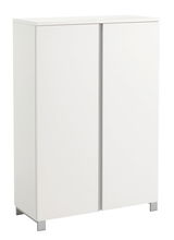 Weißer Schuhschrank mit zwei Türen, frontal betrachtet