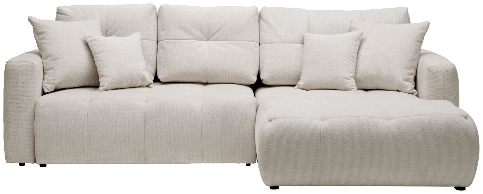 Beige Ecksofa mit mehreren Kissen, frontal betrachtet