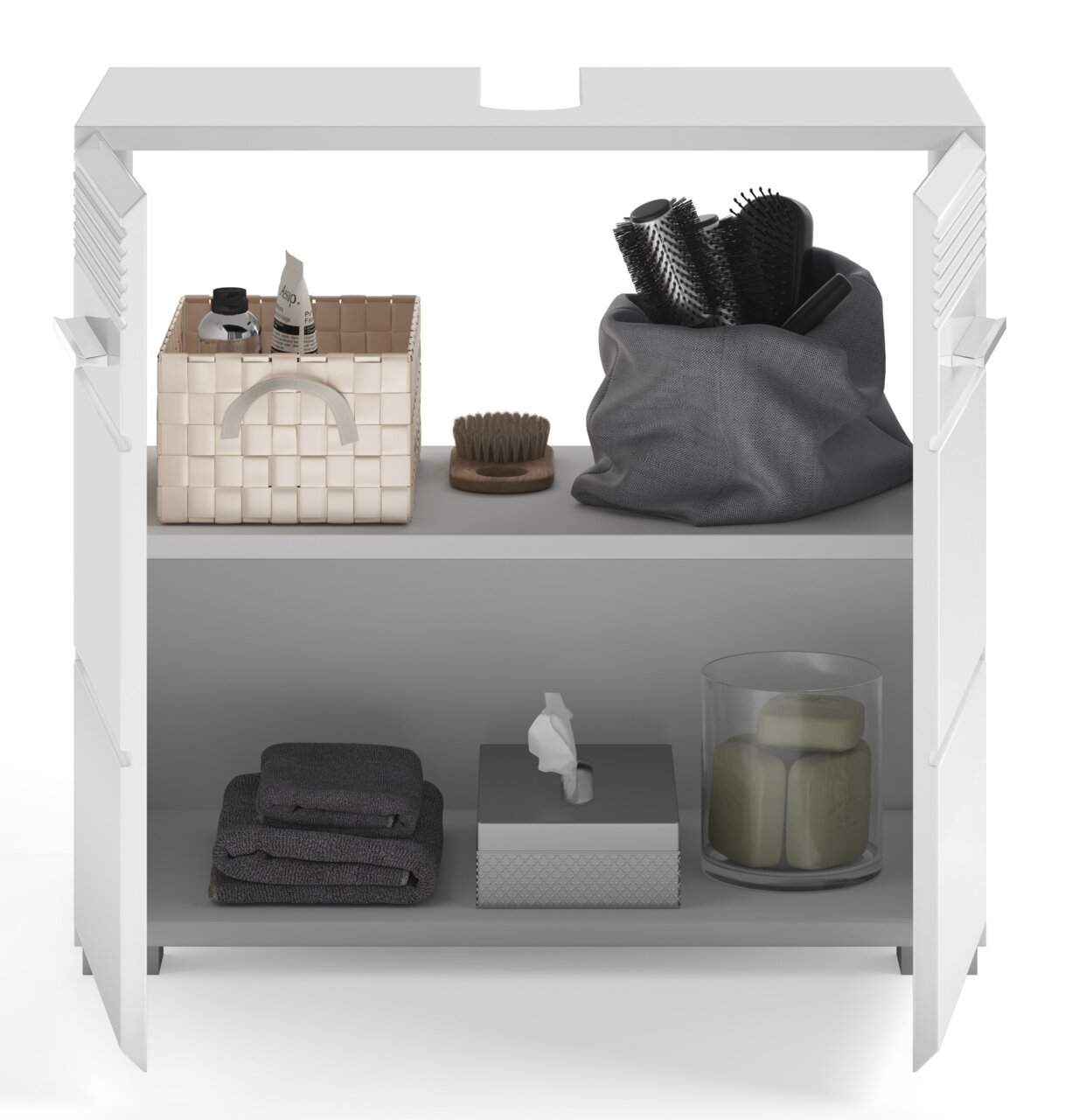 Weißer Waschbeckenunterschrank mit zwei offenen Türen, gefüllt mit Badezimmerutensilien wie Handtüchern, Bürsten und Pflegeprodukten, frontal betrachtet.