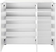 Weiße Garderobenkombination mit mehreren offenen Regalfächern, frontal betrachtet.