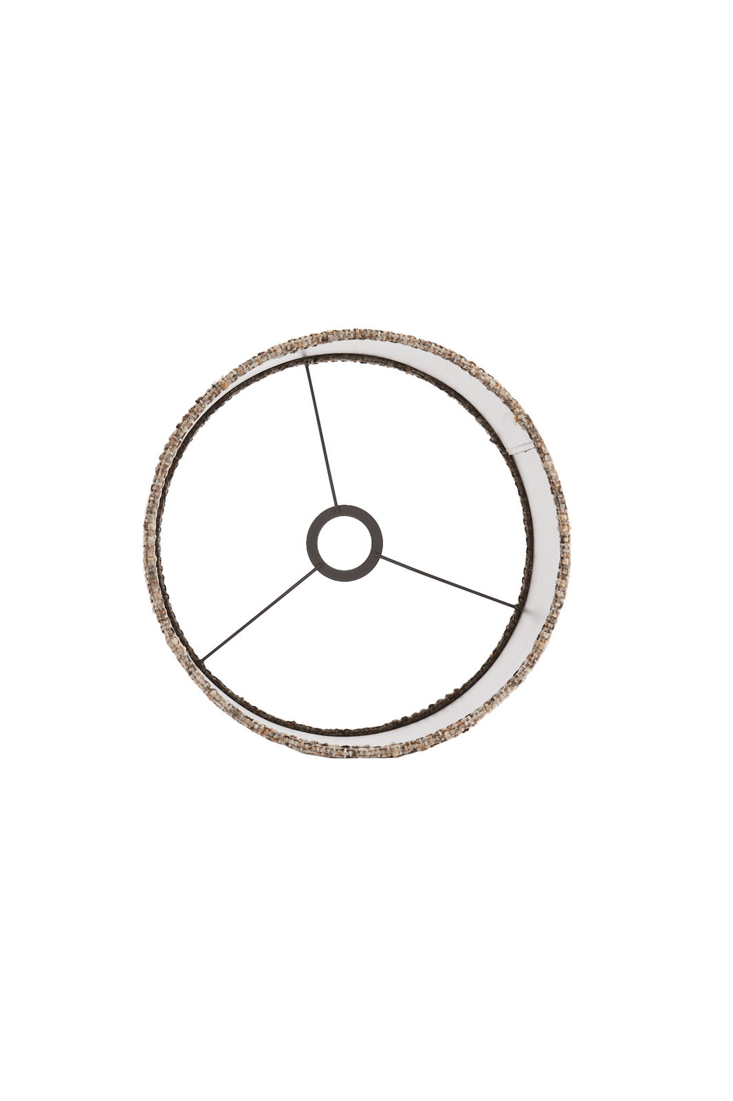 Draufsicht auf einen runden Lampenschirm mit Metallstreben und texturierter Kante.