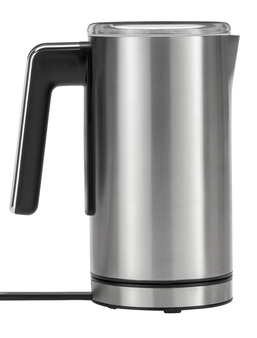 Seitliche Ansicht eines Edelstahl-Milchaufschäumers mit schwarzem Griff.