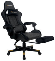 Schwarzer Gaming-Stuhl mit ergonomischem Design, verstellbaren Armlehnen und ausziehbarer Fußstütze, seitliche Perspektive