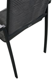 Rückansicht eines modernen Gartensessels mit schwarzem Metallrahmen und geflochtener Rückenlehne.