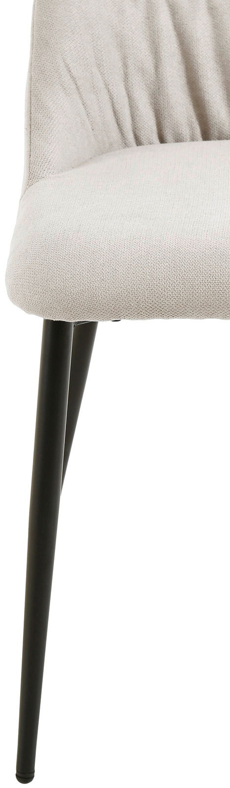 Nahaufnahme eines Stuhls mit hellgrauem Stoffbezug und schwarzen Metallbeinen, seitliche Perspektive