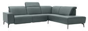Ecksofa Musterring MR 1320 in grauem Leder, moderne L-Form mit verstellbarer Kopfstütze, Perspektive von vorne links