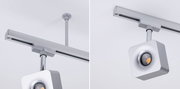 Silberne Deckenabhängung mit quadratischem LED-Spot, seitliche Perspektive