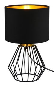 Moderne Tischleuchte CHUCK mit schwarzem Lampenschirm und geometrischem Metallfuß, seitliche Perspektive