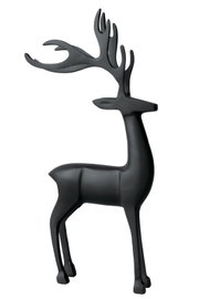 Schwarze, stilisierte Hirschfigur mit imposantem Geweih, freistehend in seitlicher Dreiviertelansicht vor weißem Hintergrund