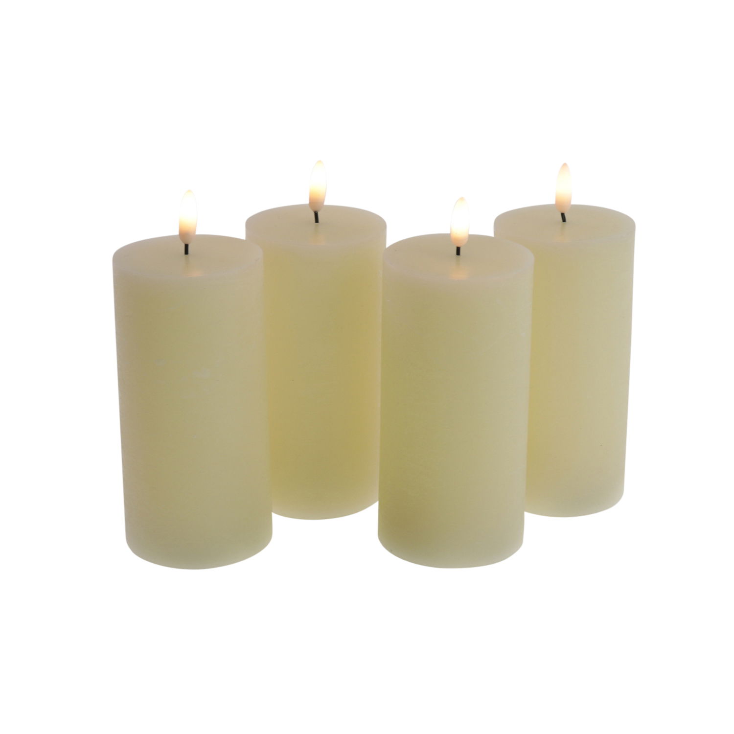 Vier cremefarbene LED-Kerzen mit 3D-Flamme, frontal betrachtet.
