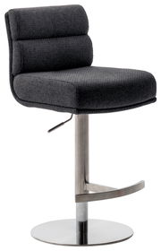 Moderner Barstuhl mit gepolstertem, dunkelgrauem Sitz und Rückenlehne, verstellbarer Höhe und verchromtem Fuß, seitliche Perspektive