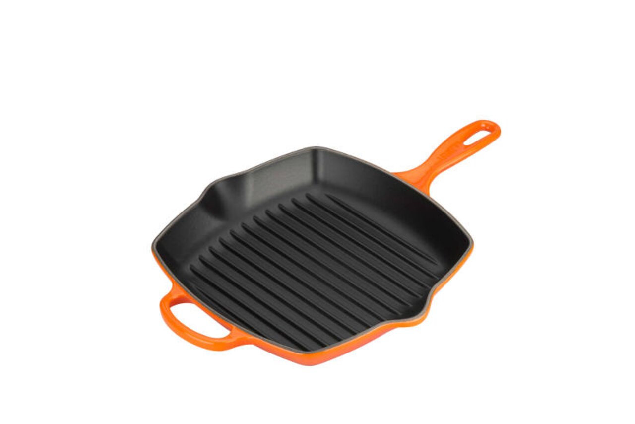 Grillpan 26 cm in ovenrood, vierkant met groeven, zijaanzicht