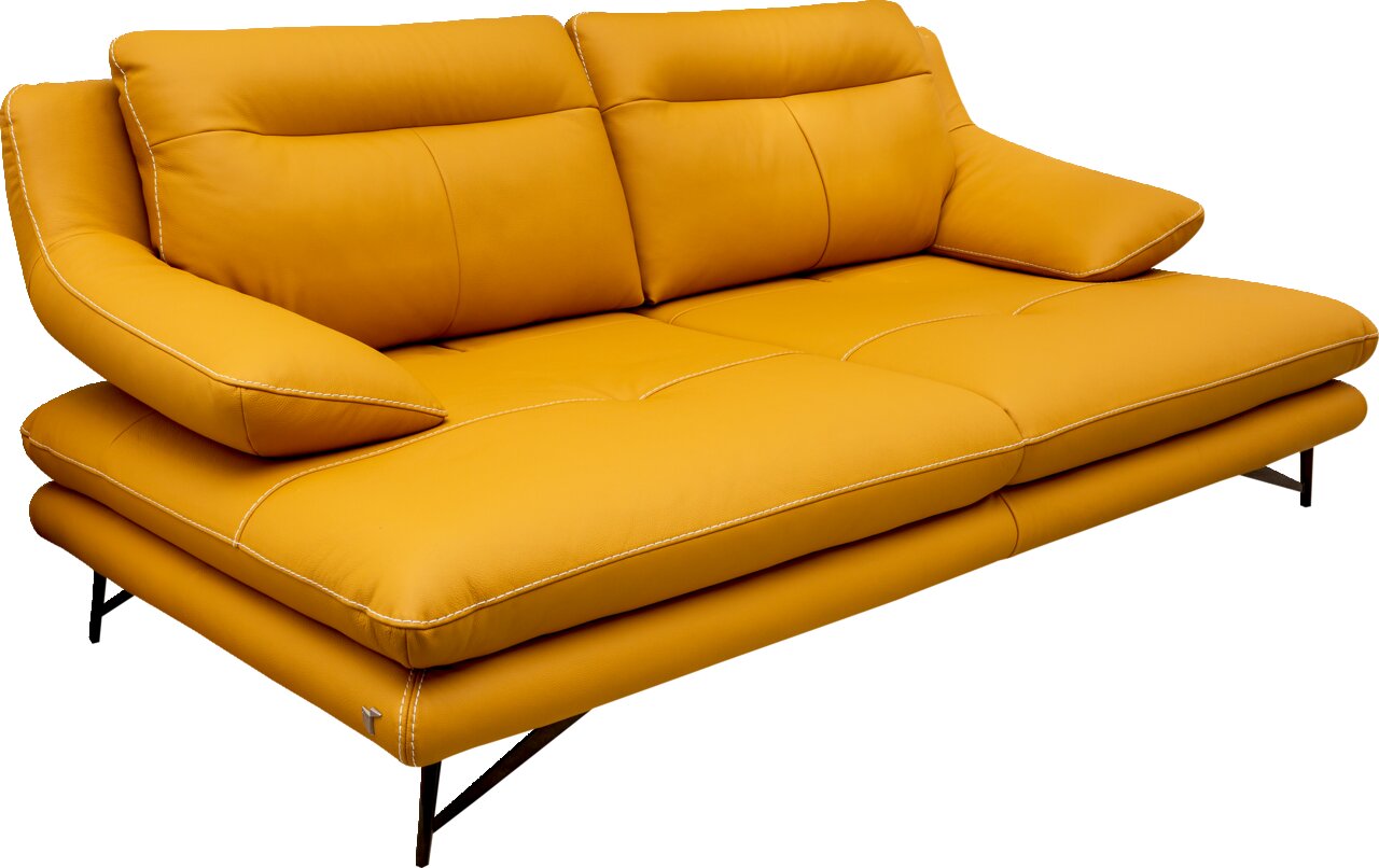 Gelbes dreisitziges Sofa mit modernen Linien und Metallfüßen, seitliche Perspektive