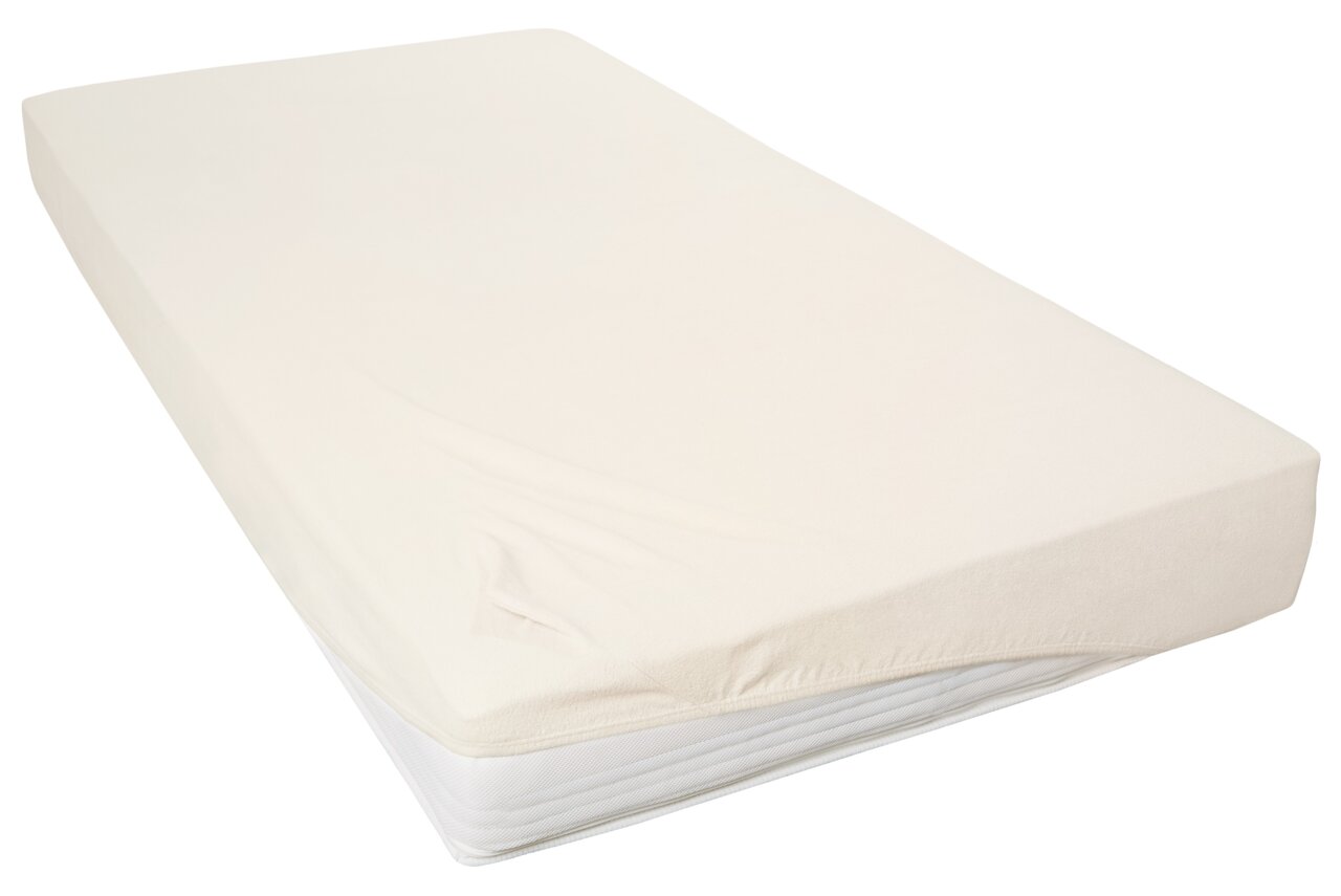 Novel Spannbetttuch TEDDY-FLAUSCH Beiges Spannbetttuch auf einer Matratze, seitliche Perspektive