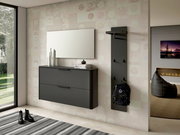 Moderner Eingangsbereich mit Hängeschuhschrank, Spiegel und Garderobenpaneel in dunklem Design, seitliche Perspektive.