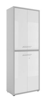 Hochformatiger Aktenschrank mit zwei Doppeltüren, weiß mit silbernen Griffen, seitliche Perspektive.