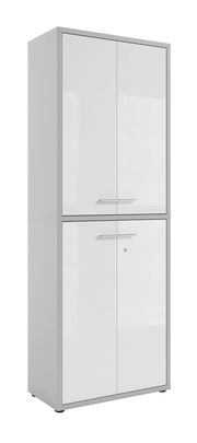 Hochformatiger Aktenschrank mit zwei Doppeltüren, weiß mit silbernen Griffen, seitliche Perspektive.