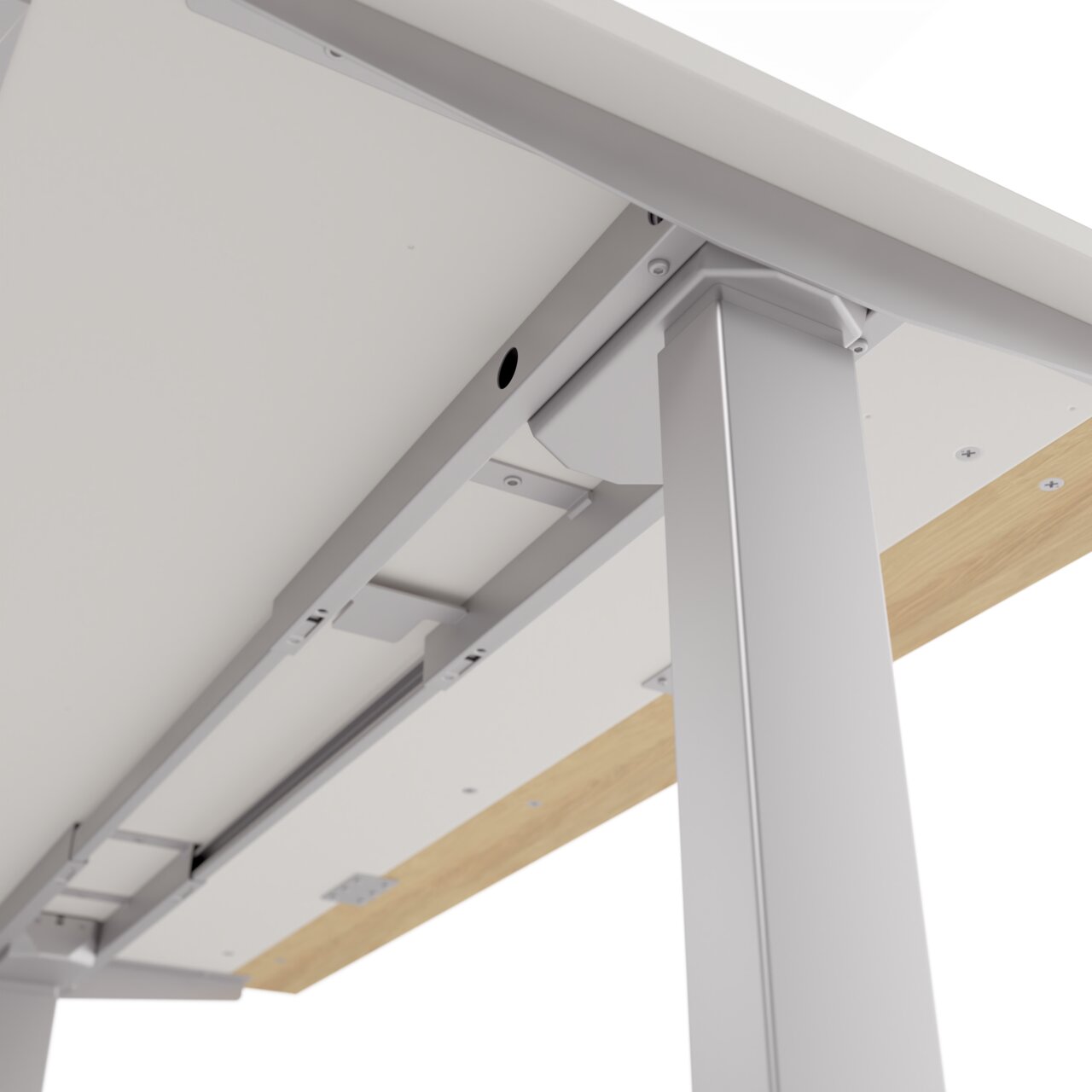 Unteransicht eines höhenverstellbaren E-Schreibtischs mit stabiler Metallkonstruktion und Holzdetails.