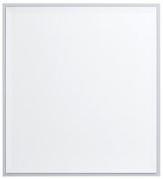 Quadratischer Spiegel mit schmalem Rahmen, frontal fotografiert.