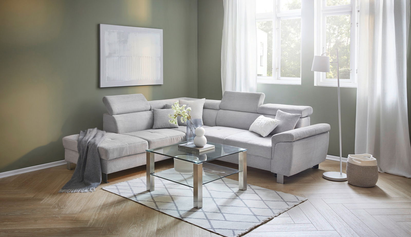 Gemütliche Rundecke in modernem Wohnzimmer, seitliche Perspektive