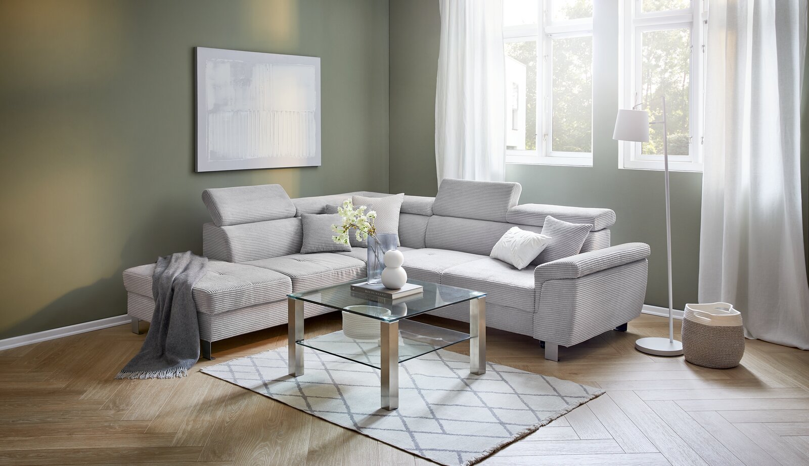 Gemütliche Rundecke in modernem Wohnzimmer, seitliche Perspektive