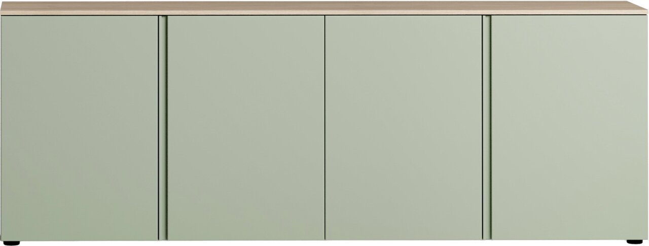 XL-dressoir in lichtgroen met vier deuren, gezien vanaf de voorkant