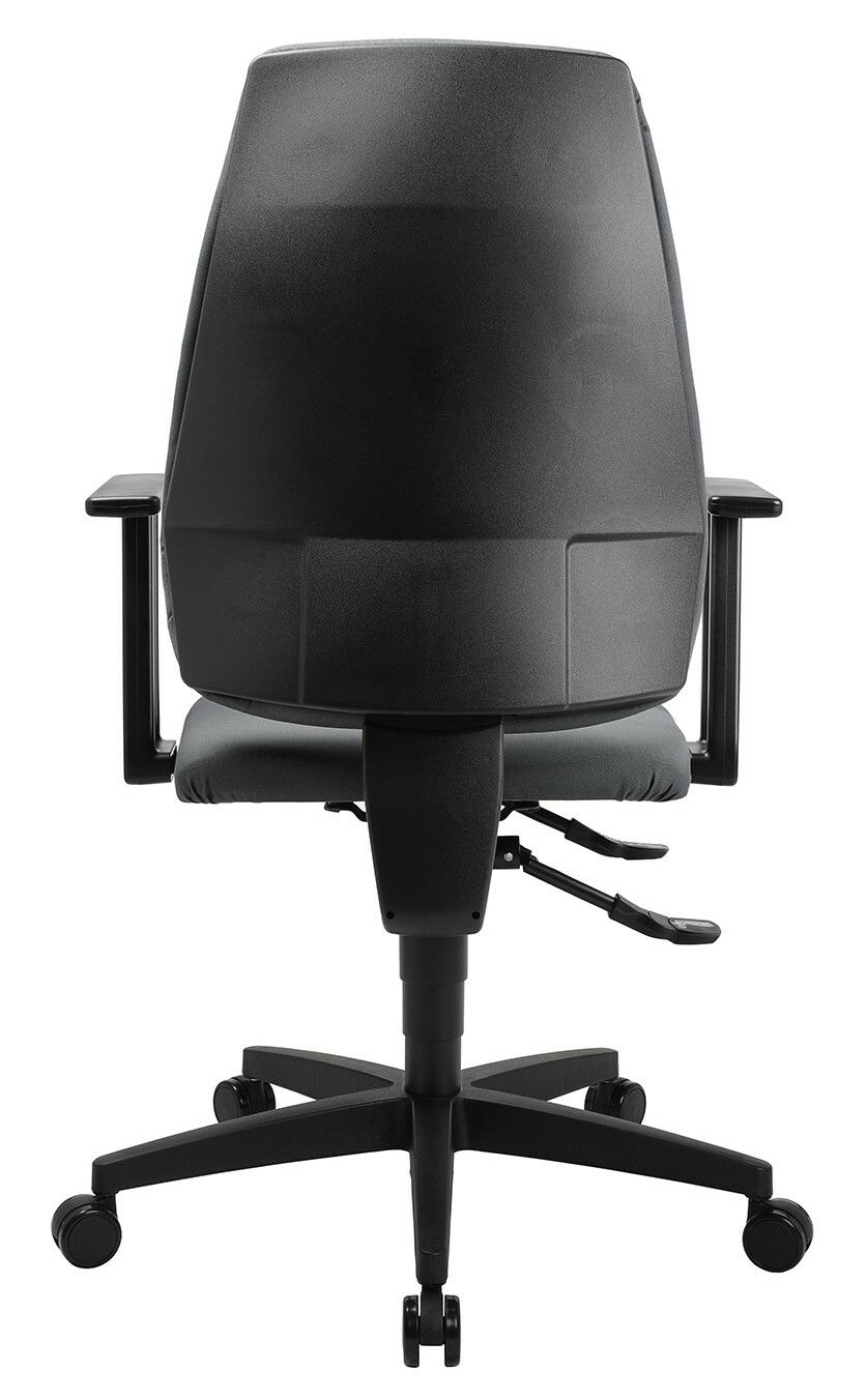 Rückansicht eines schwarzen Bürostuhls mit Armlehnen und Rollen