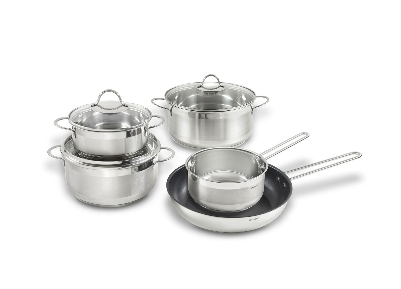 Fünfteiliges Topfset aus Edelstahl, bestehend aus drei Töpfen mit Deckeln und zwei Pfannen, aus der Vogelperspektive fotografiert.