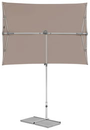 Beiger rechteckiger Sonnenschirm mit Metallgestell, frontal abgebildet